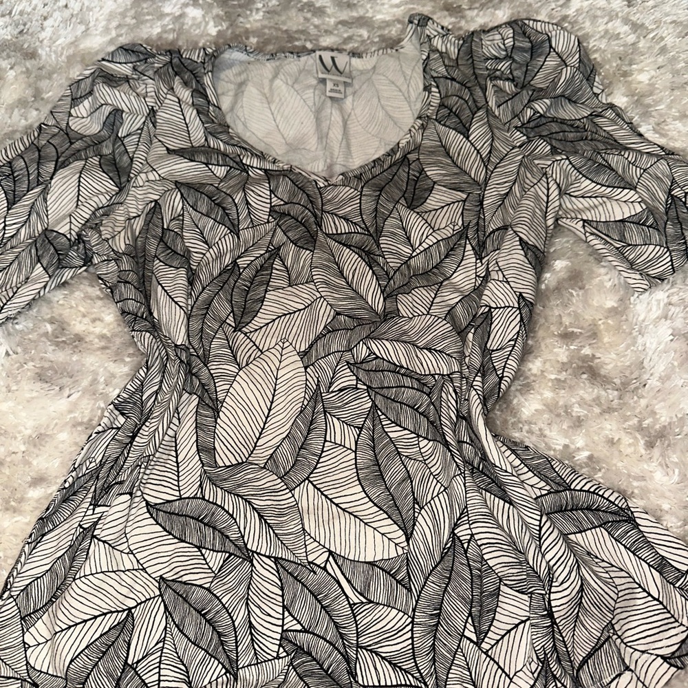 Worthington Monochrome Leaf Print Top